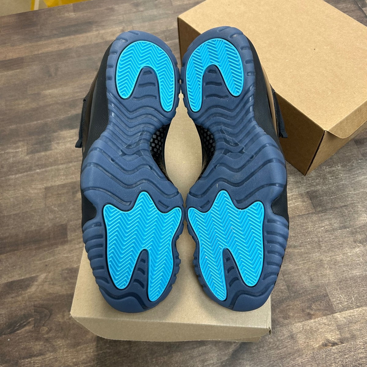 Jordan 11 Retro Gamma Blue (2025) Size 11 (Pre-Owned) - Image 5