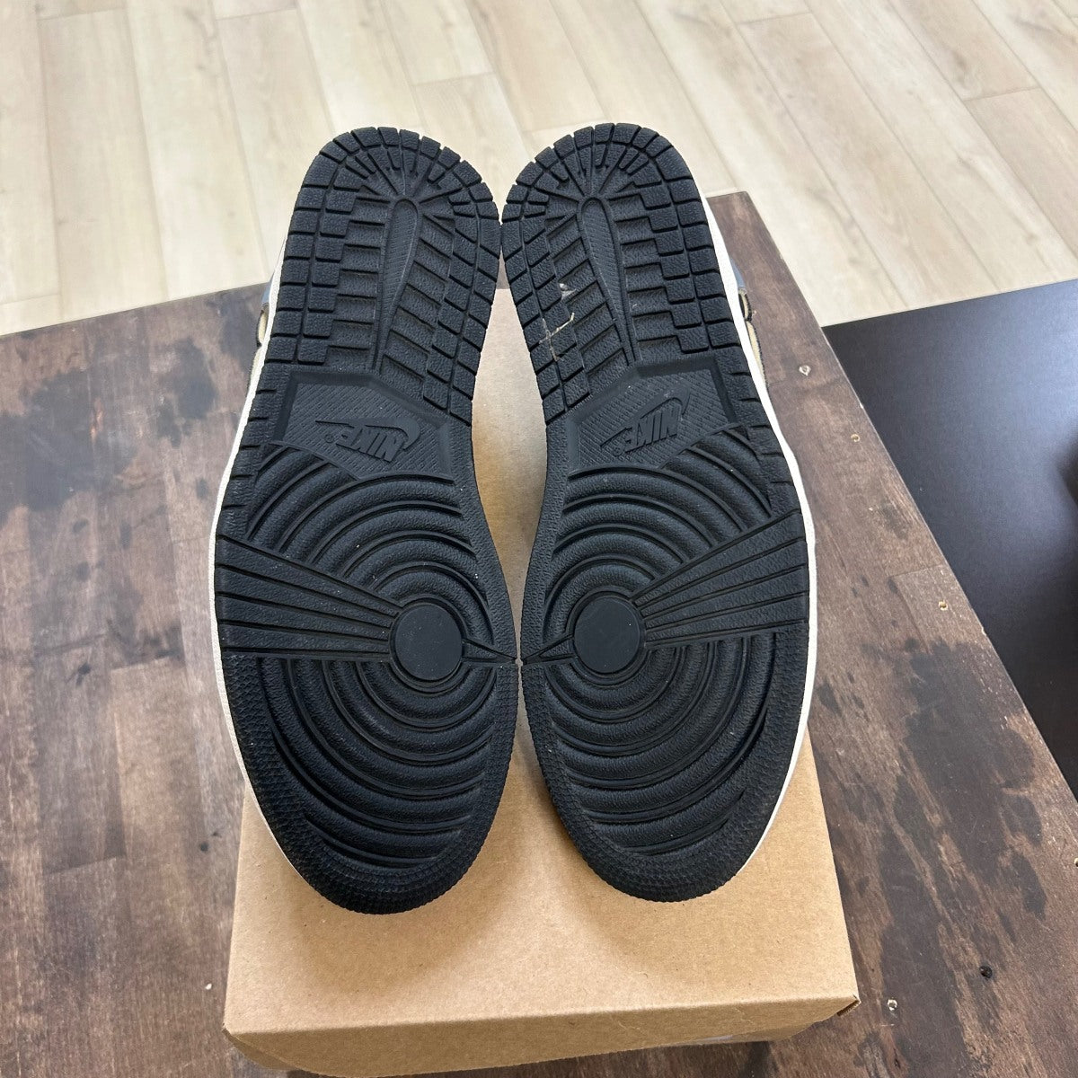 Jordan 1 Low OG EX Black Smoke Grey Size 11 (Pre-Owned) - Image 5