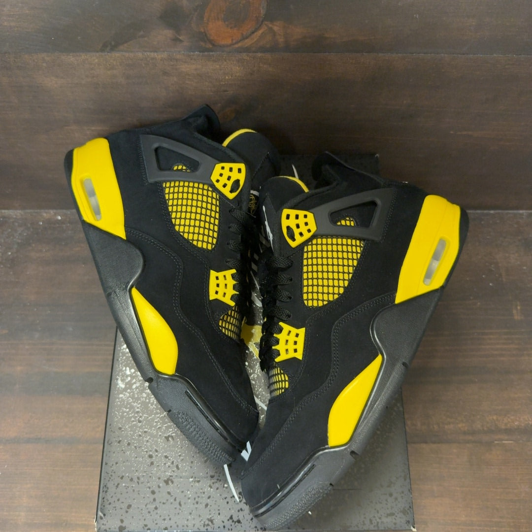 Jordan 4 Retro Thunder (2023) - Image 2