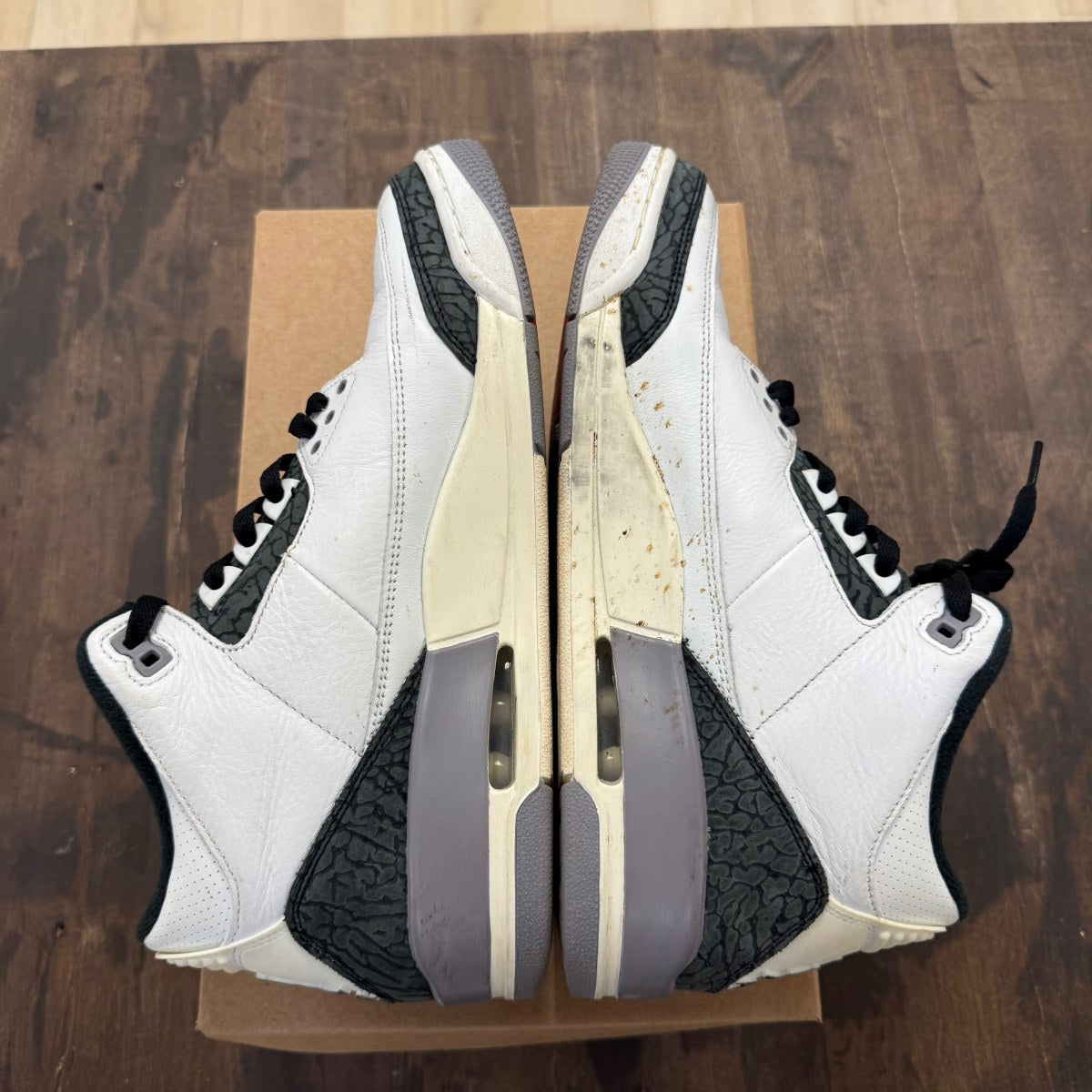 Jordan 3 Retro Cement Grey Size 11 (Pre-Owned) - Image 4