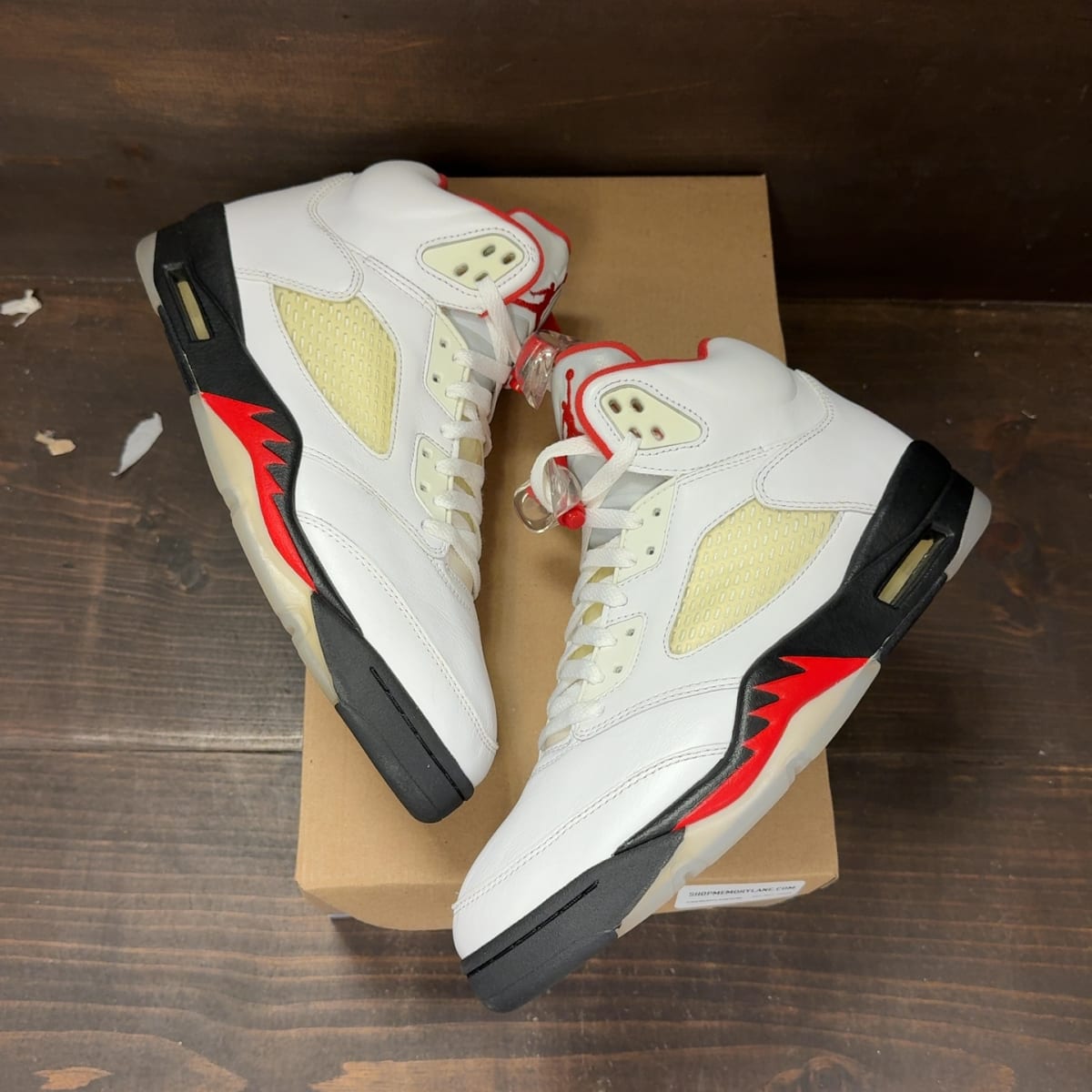 Jordan 5 Retro Fire Red Silver Tongue (2020) Size 9.5 (Pre-Owned) - back
