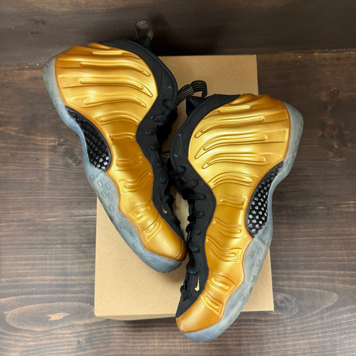 Nike Air Foamposite One Metallic Gold Size 10 (Pre-Owned) - Image 2