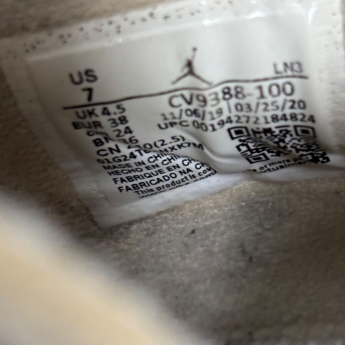 Jordan 4 Retro Off-White Sail (Women's) Size 7W (Pre-Owned) - aux
