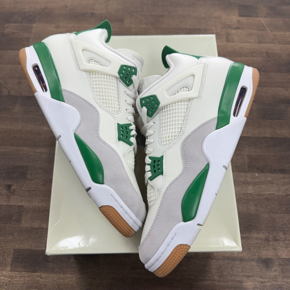 Jordan 4 Retro SB Pine Green Size 13 (Pre-Owned) - Image 1