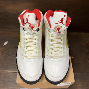 Jordan 5 Retro Fire Red Silver Tongue (2020) Size 9.5 (Pre-Owned) - tag