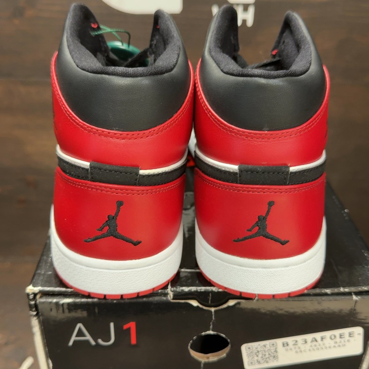 Jordan Beginning Moments Pack 1/1 Size 8.5 - aux
