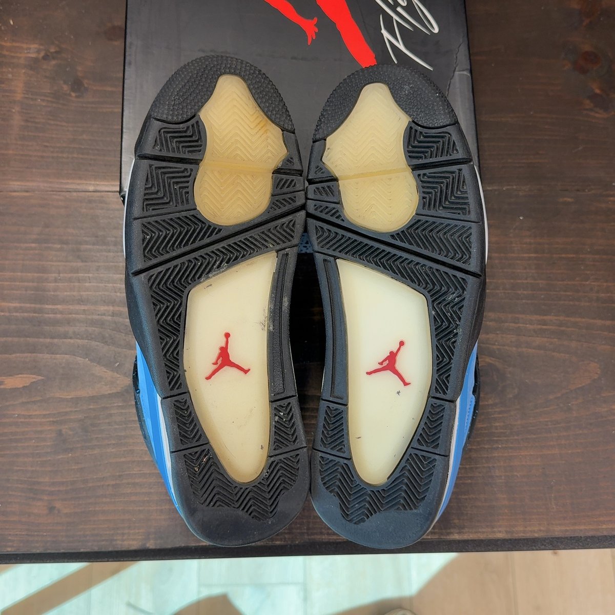 Jordan 4 Retro Travis Scott Cactus Jack Size 9.5 (Pre-Owned) - aux