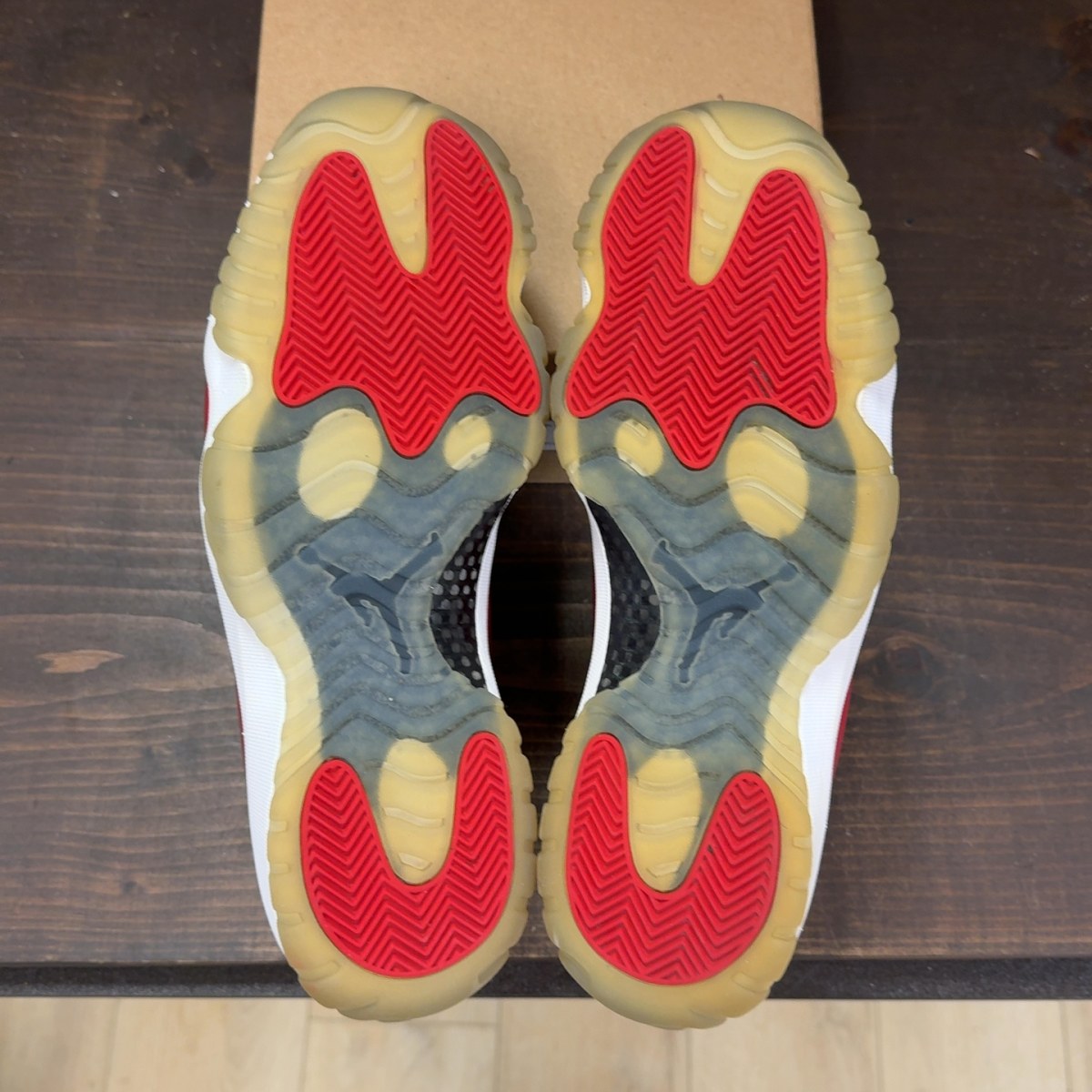 Jordan 11 Retro Win Like 96 Size 11 (Pre-Owned) - Image 8