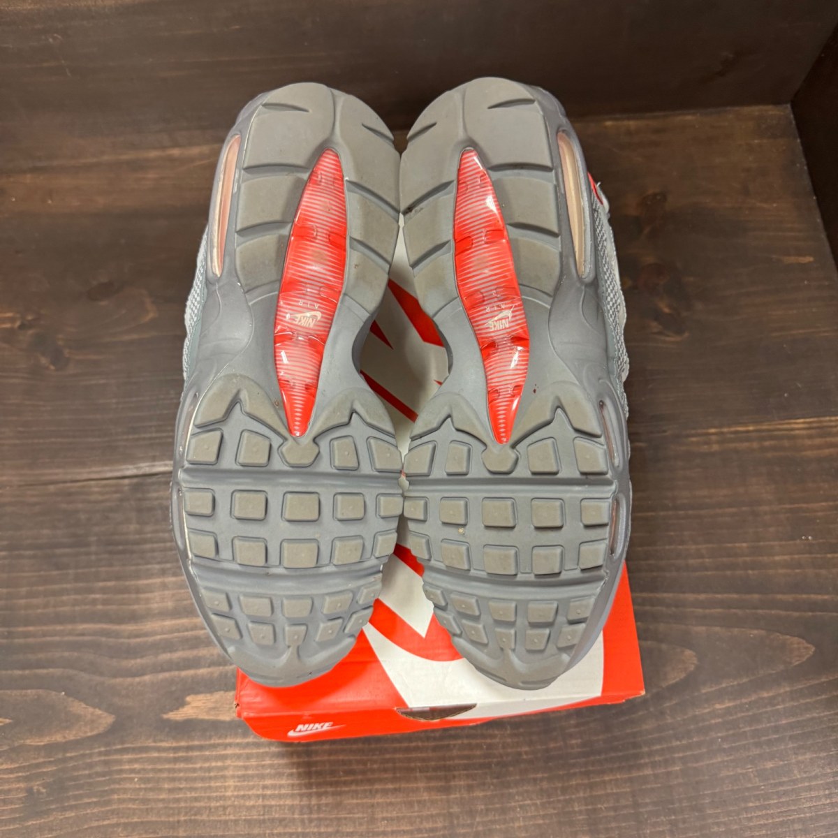 Nike Air Max 95 Grey Red - Image 6
