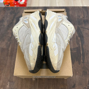 adidas Yeezy Boost 700 Analog Size 7 (Pre-Owned) - Image 3