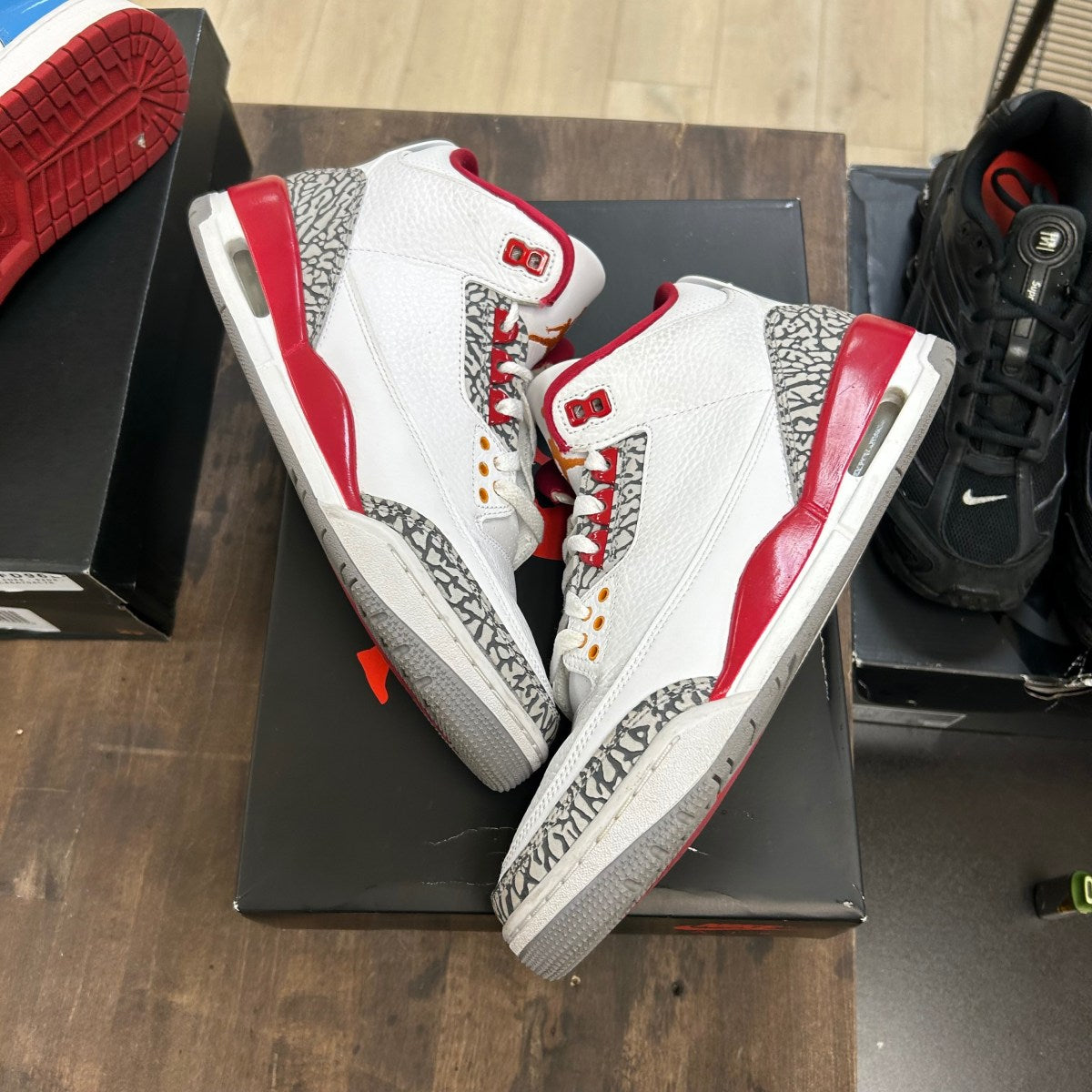 Jordan 3 Retro Cardinal Red Size 9.5 (Pre-Owned) - Image 1