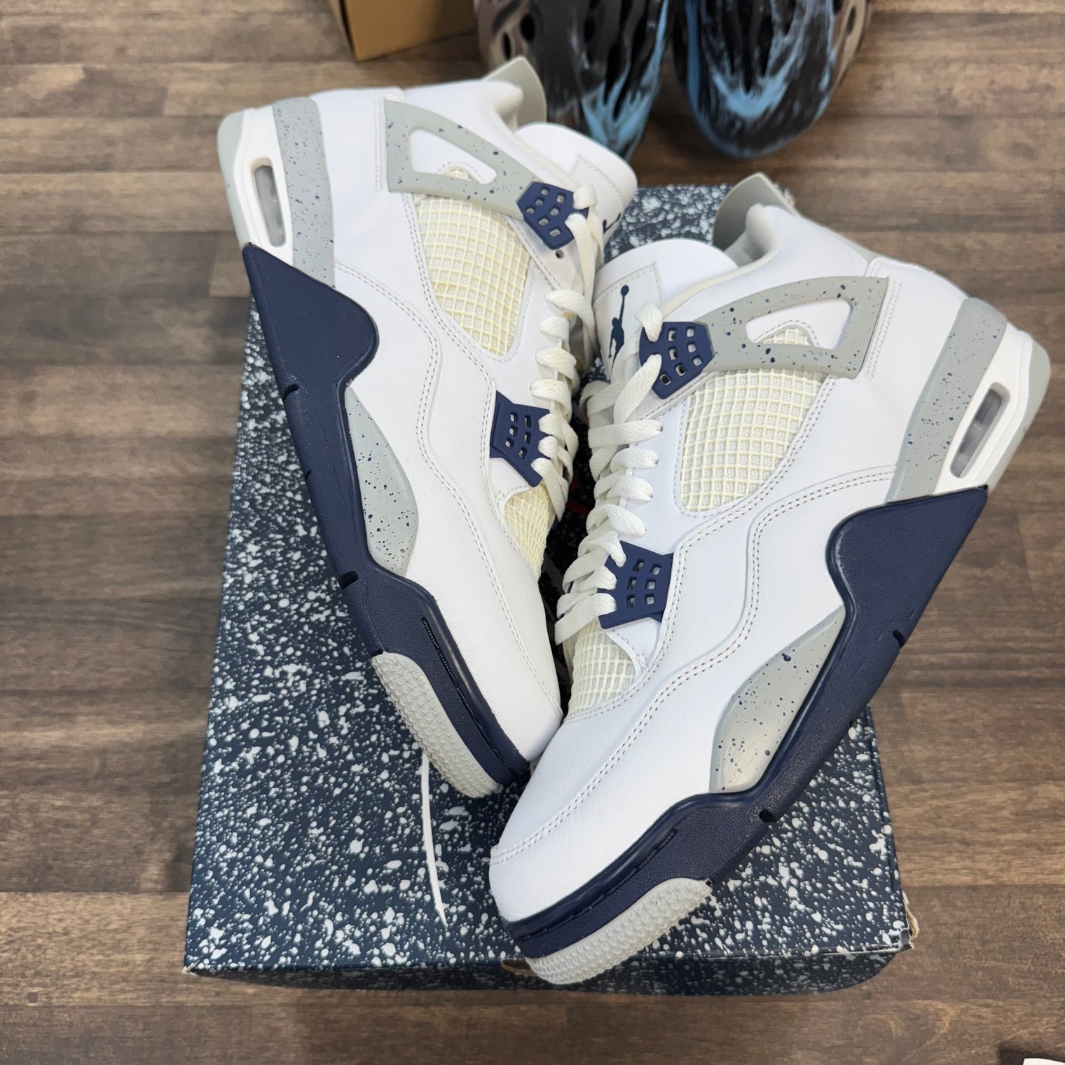 Midnight Navy Jordan 4 (USED)