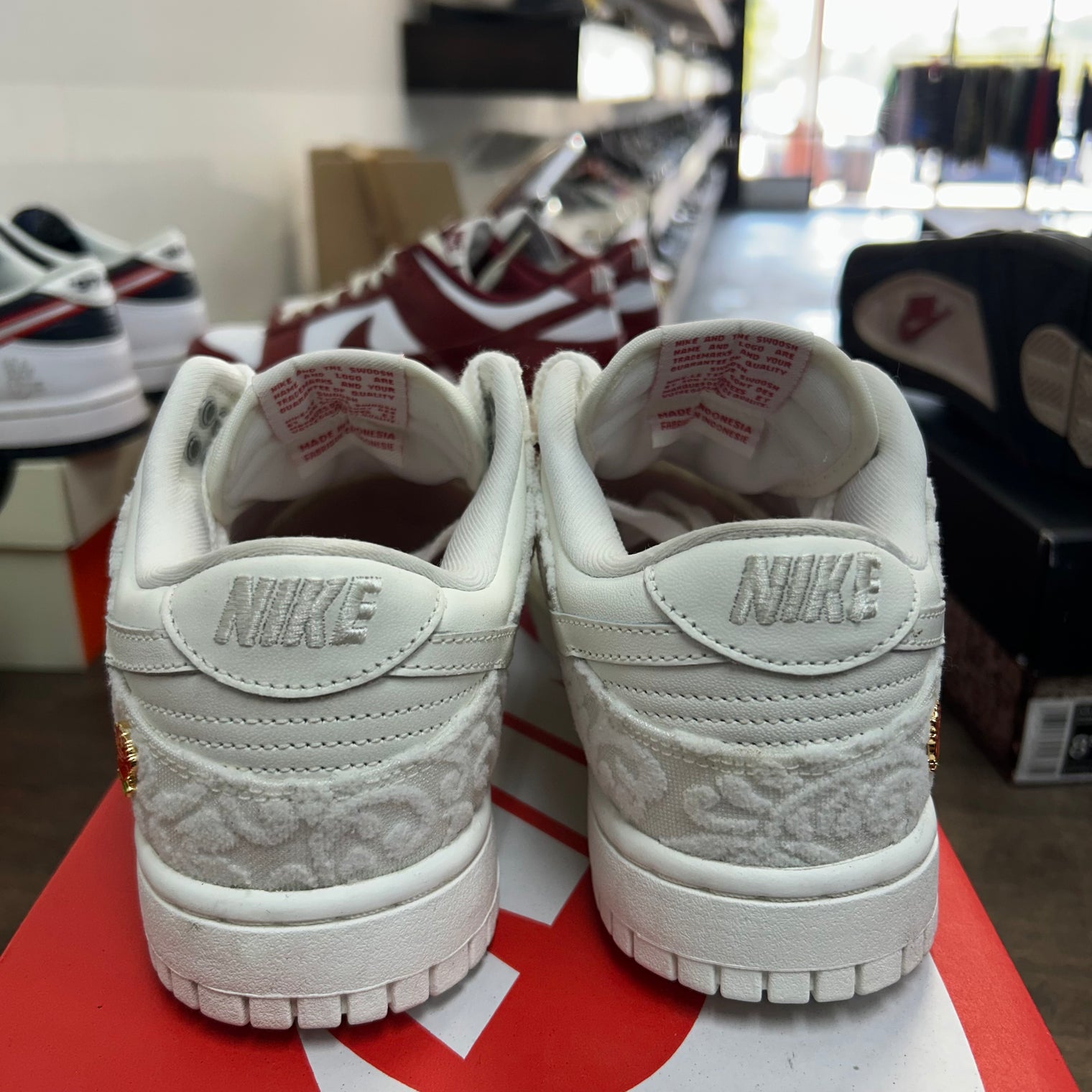 (W) Give Her Flowers Dunk Low (USED)