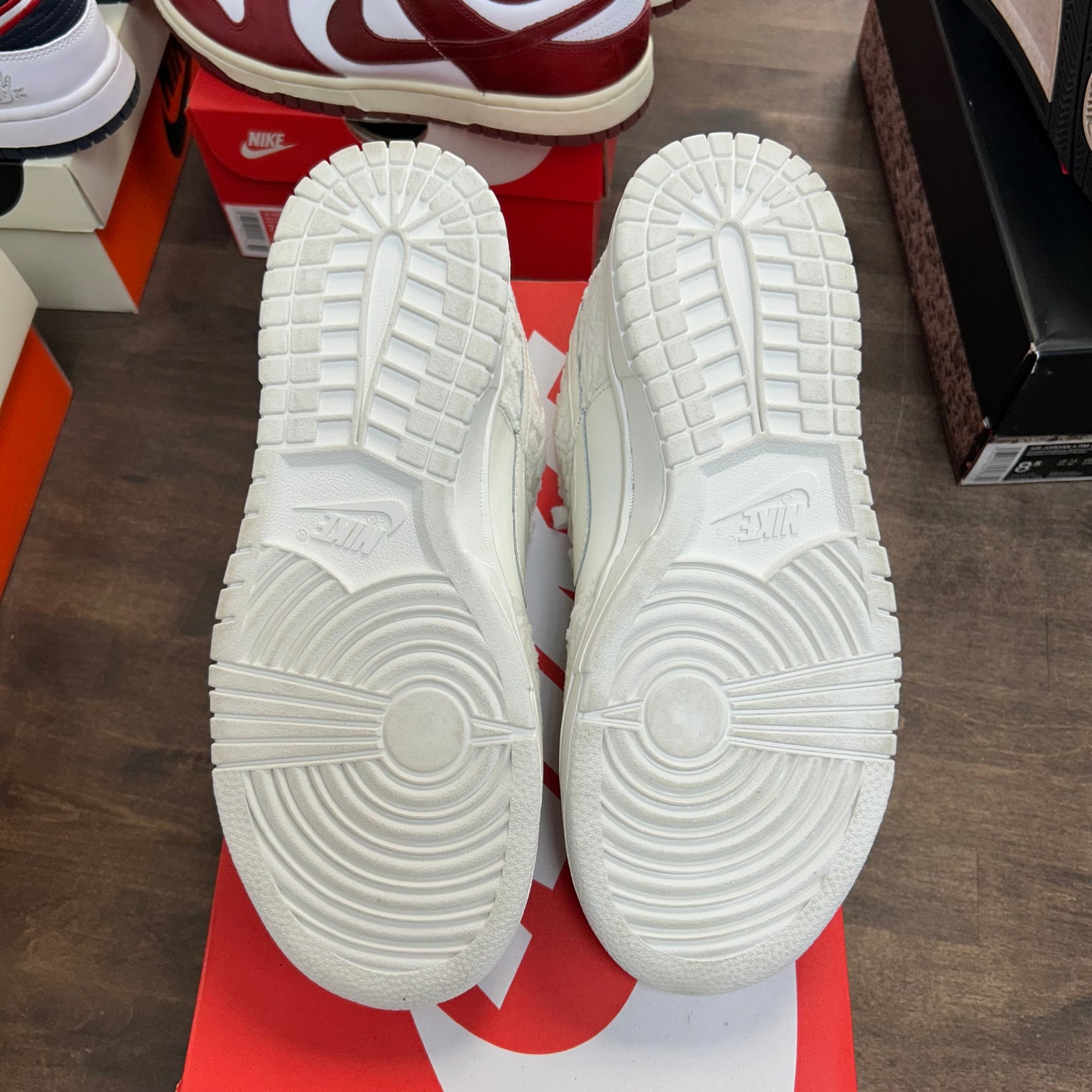 (W) Give Her Flowers Dunk Low (USED)