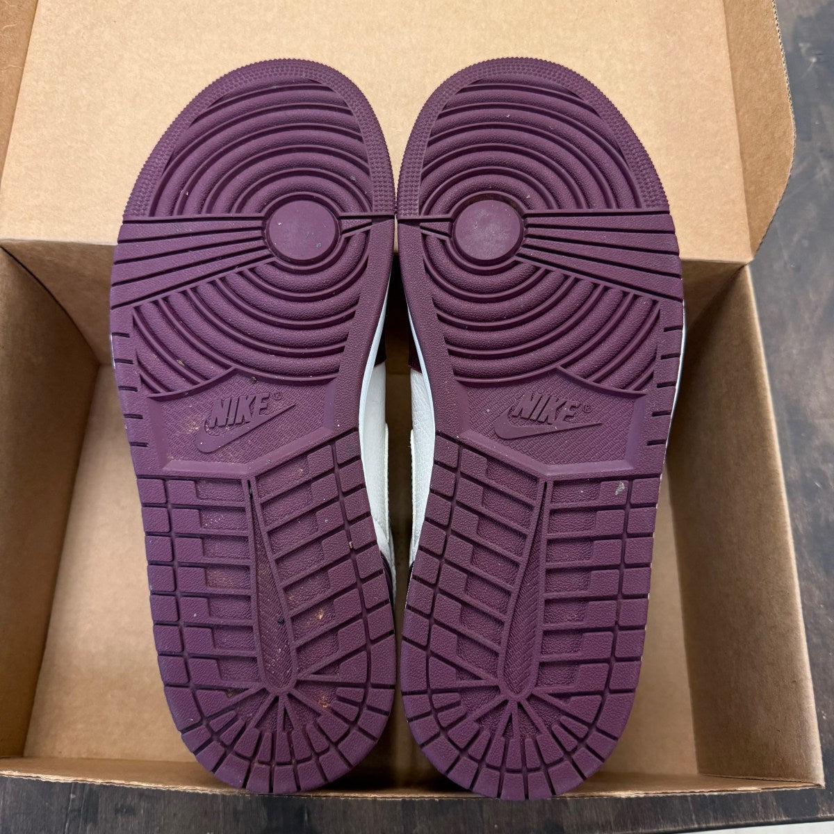 Jordan 1 Retro High OG Bordeaux Size 10.5 (Pre-Owned) - Image 5