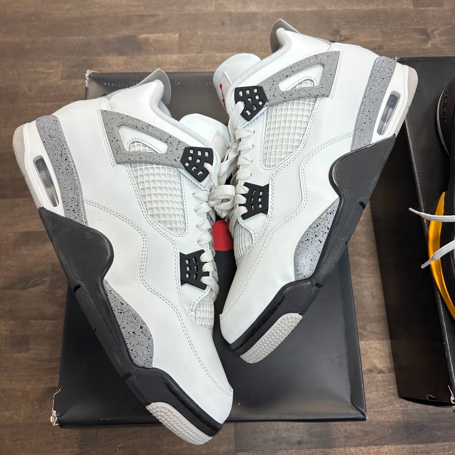 White Cement Jordan 4 (2025) (USED)