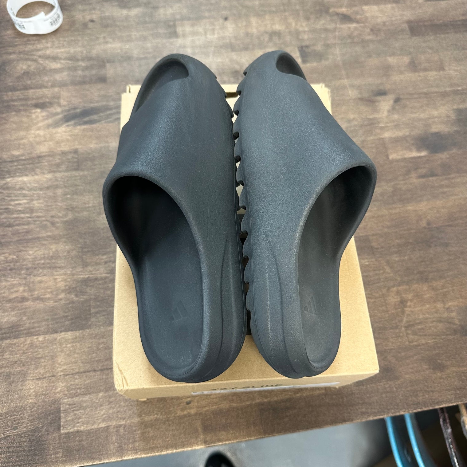 Onyx Yeezy Slide (USED)