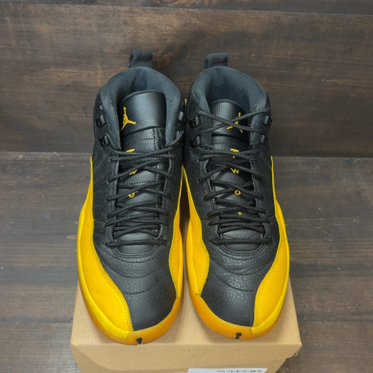 Jordan 12 Retro Black University Gold Size 9.5 (Pre-Owned) - tag