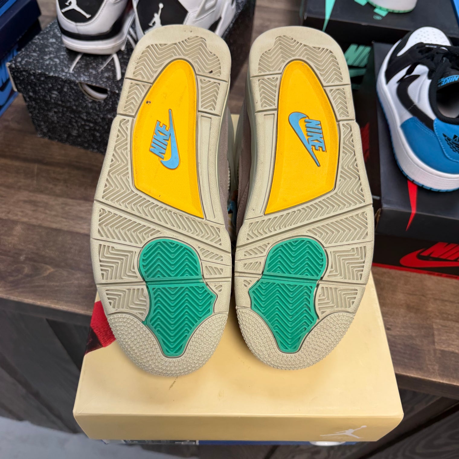 Jordan 4 Retro SP 30th Anniversary Union Taupe Haze (US 8) (USED)