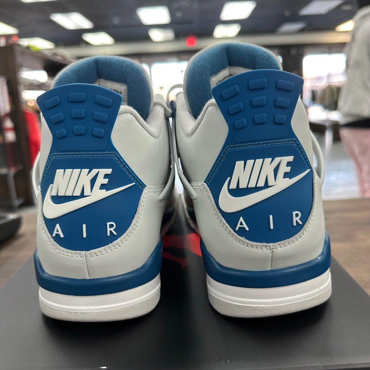 Jordan 4 Retro Military Blue (2024) - Image 4
