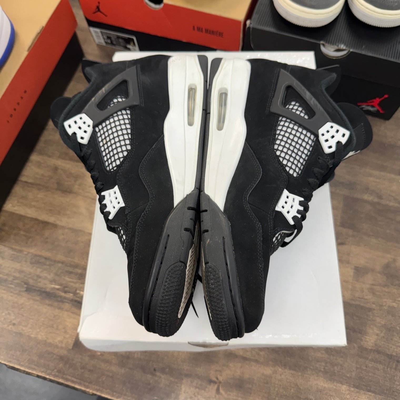 White Thunder Jordan 4 Retro (USED)