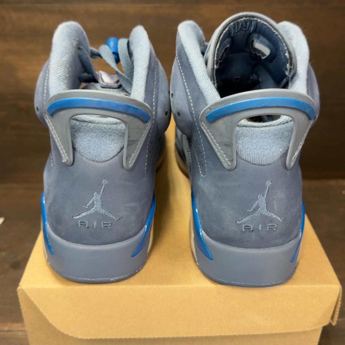 Jordan 6 Retro Diffused Blue Size 8.5 (Pre-Owned) - aux