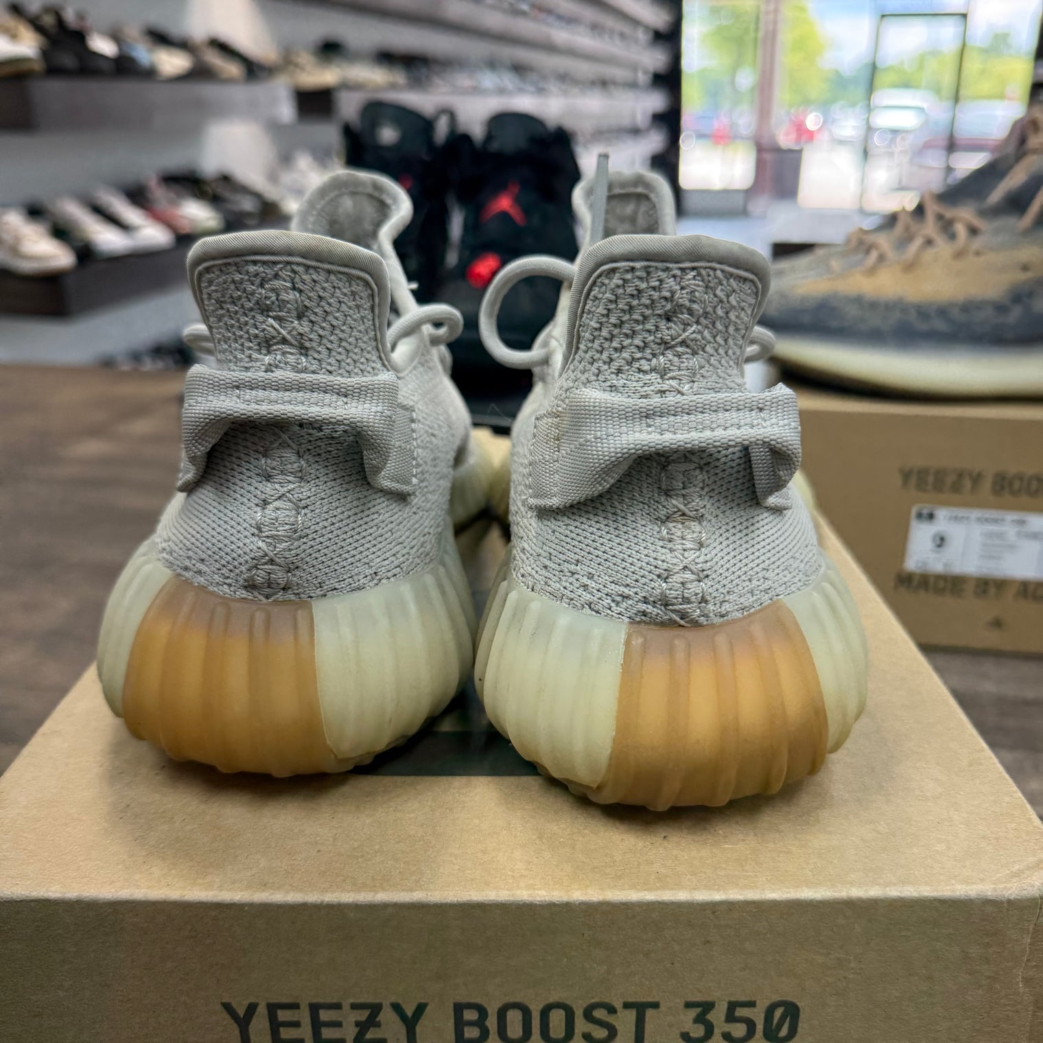 Sesame Yeezy 350 (USED)