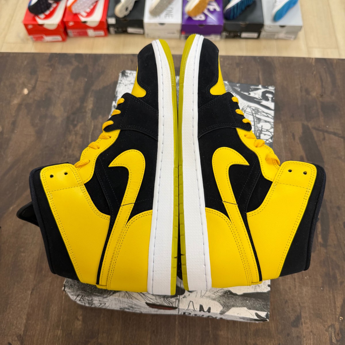 Jordan 1 Mid New Love (2025) - Image 4