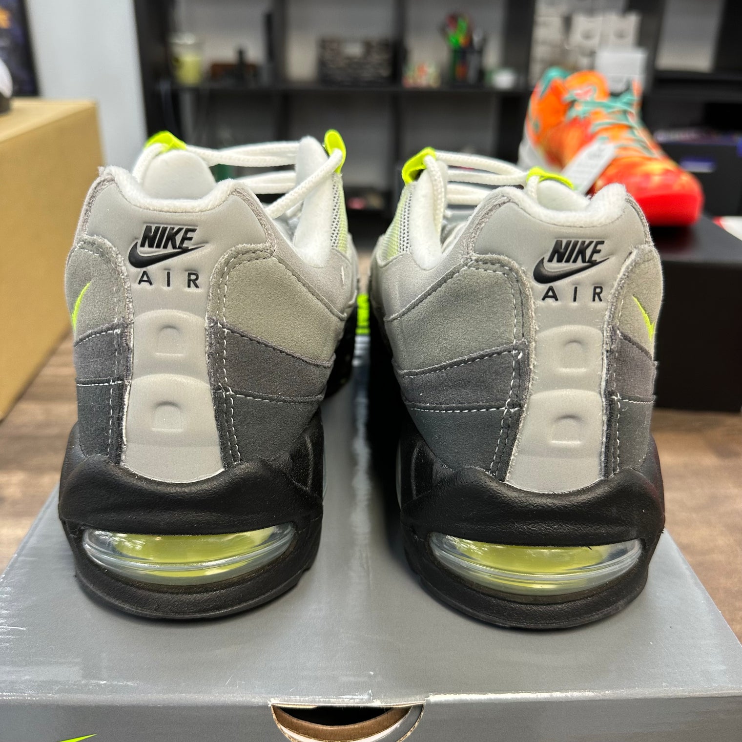 Big Bubble Neon Air Max 95 OG (USED)