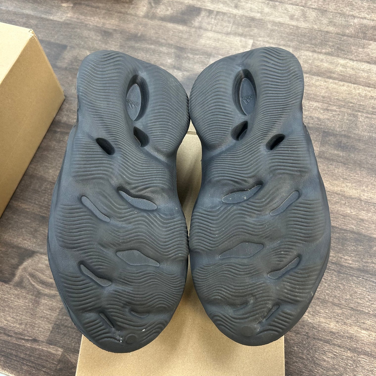 Yeezy Foam RNNR Onyx (USED)