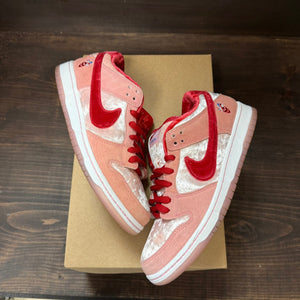 Nike SB Dunk Low StrangeLove Skateboards Size 8 (Pre-Owned) - Image 2