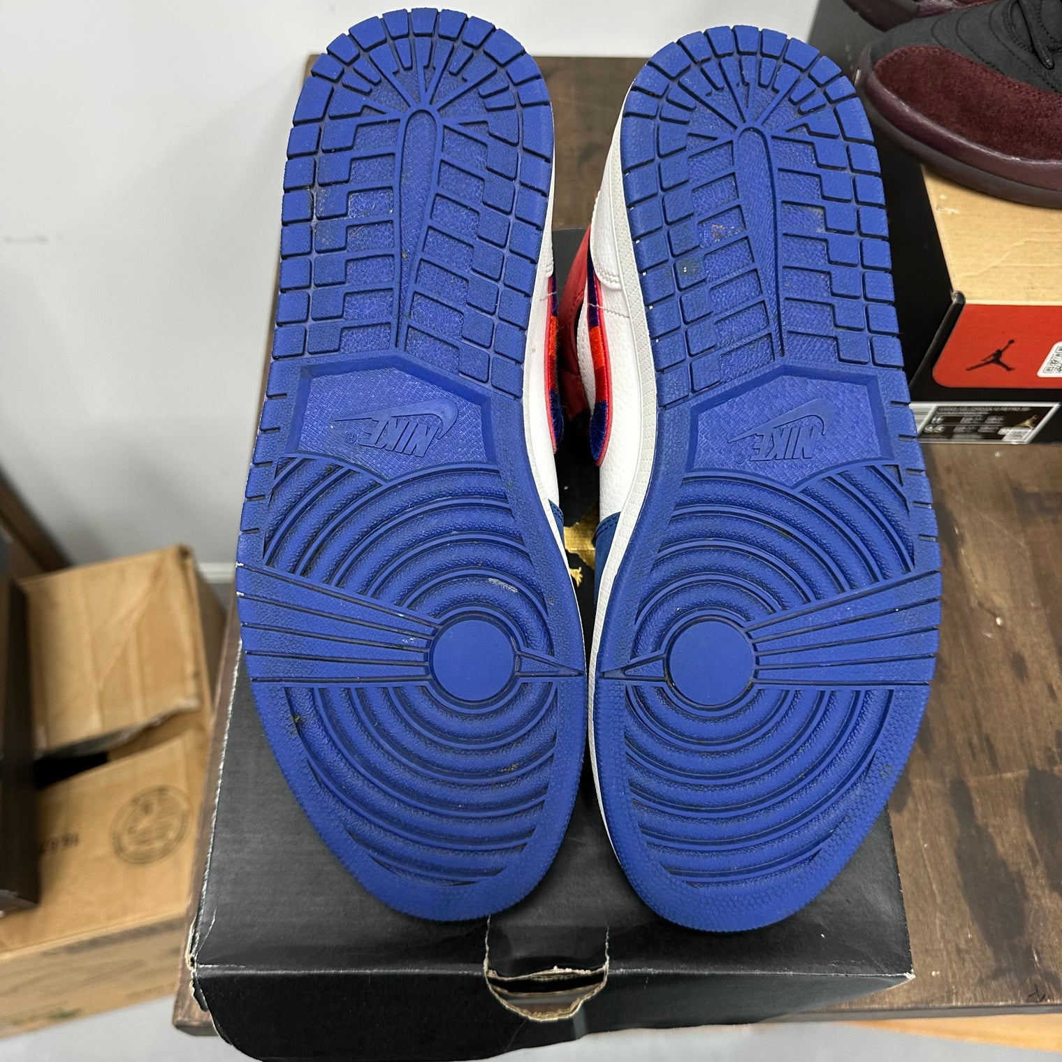 Multi-Color Swoosh Jordan 1 Mid (USED)