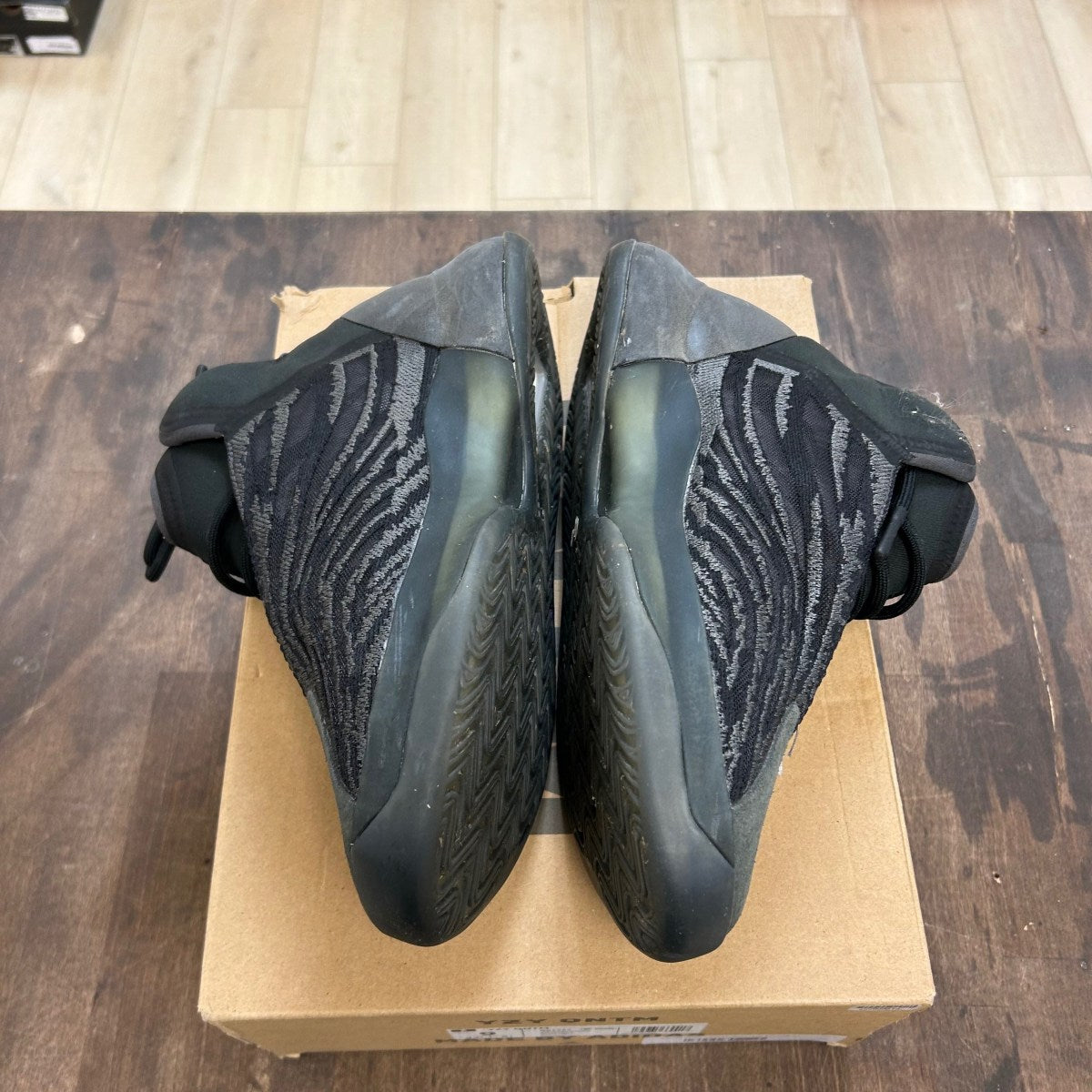 adidas Yeezy QNTM Onyx (US 9) (USED) Size 9 (Pre-Owned) - Image 3