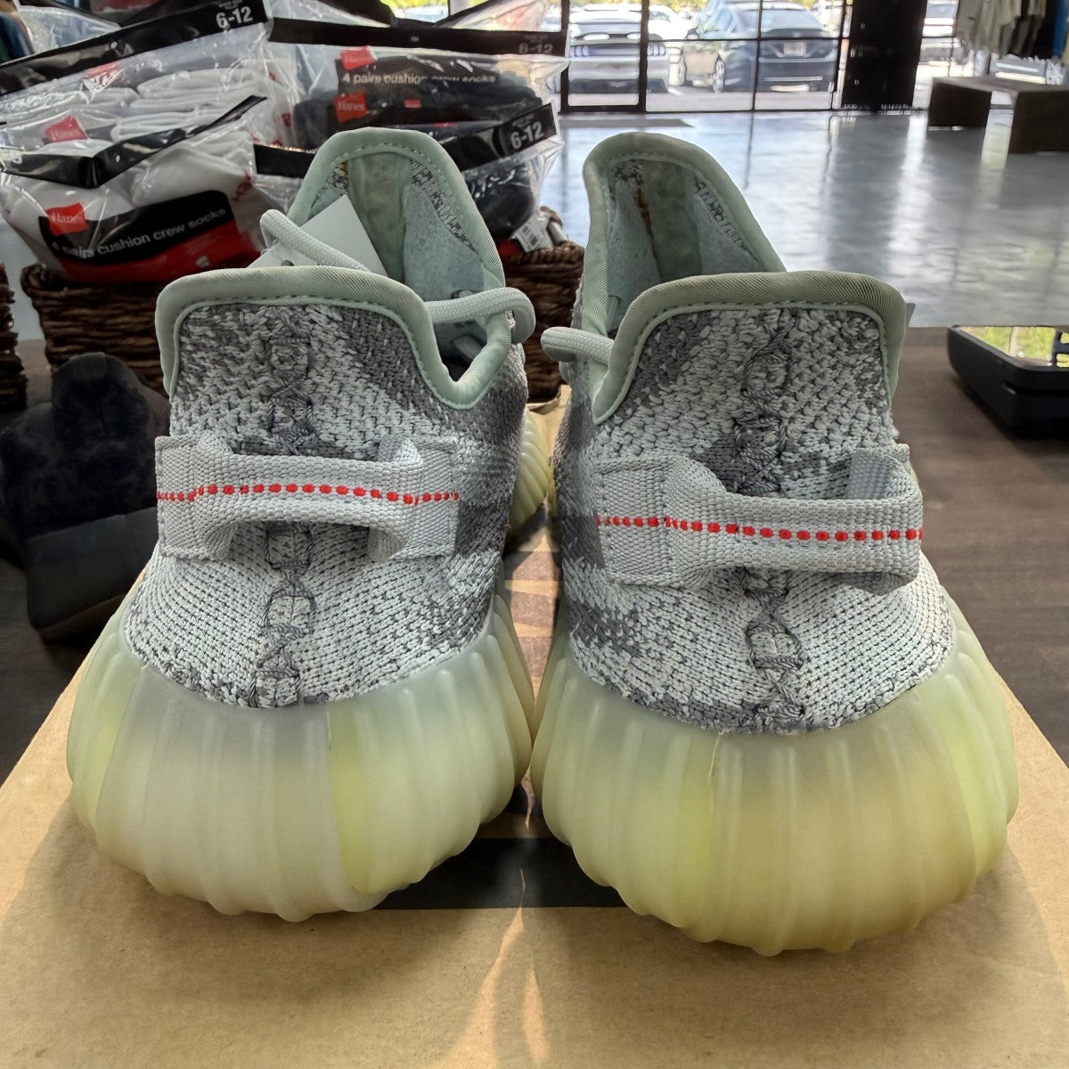 adidas Yeezy Boost 350 V2 Blue Tint Size 7.5 (Pre-Owned) - Image 4