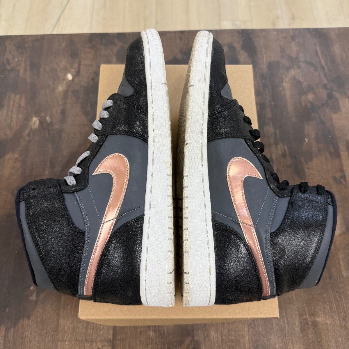 Jordan 1 Retro Bronze Medal Size 12 (Pre-Owned)