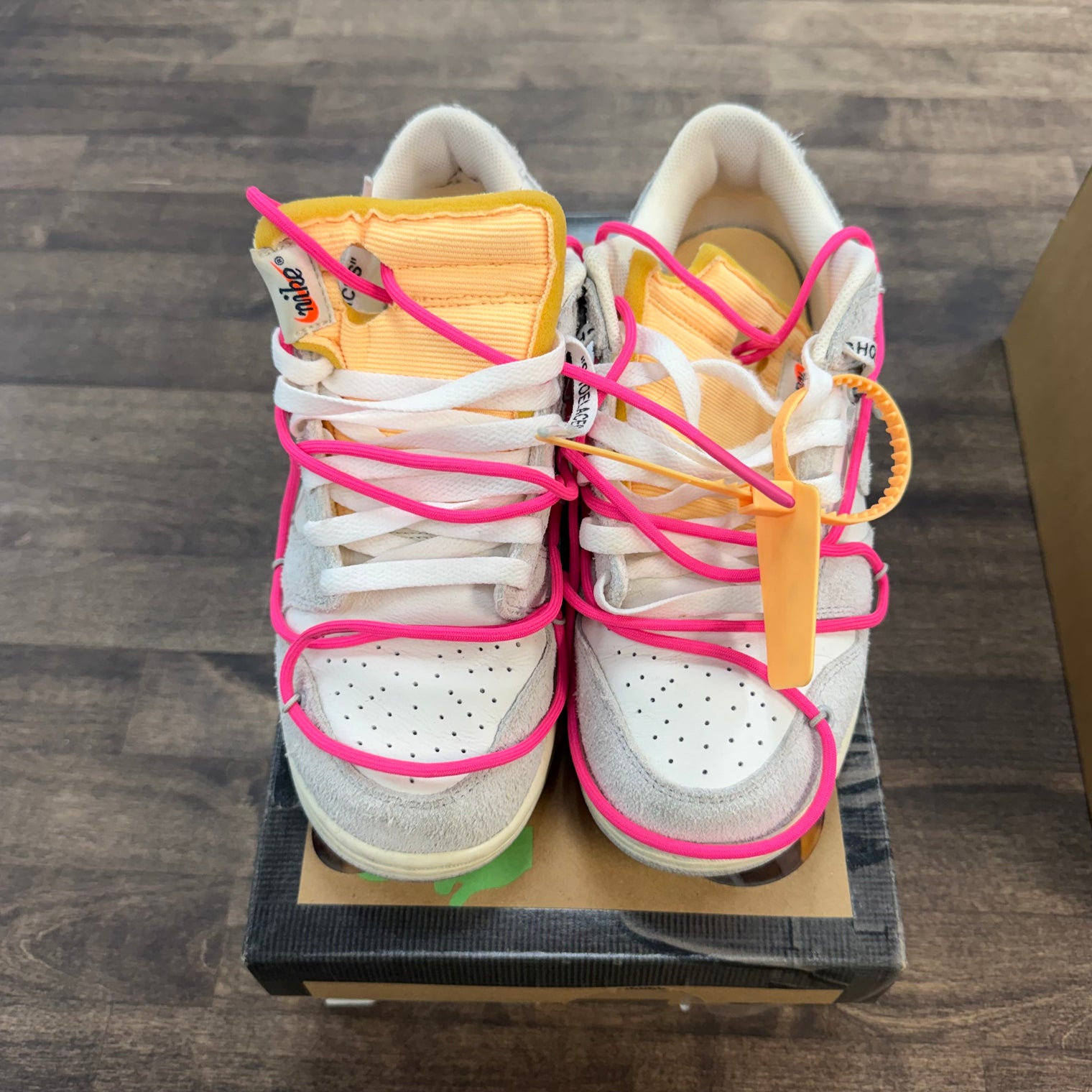 Off-White Lot 17 of 50 Nike Dunk Low (USED)