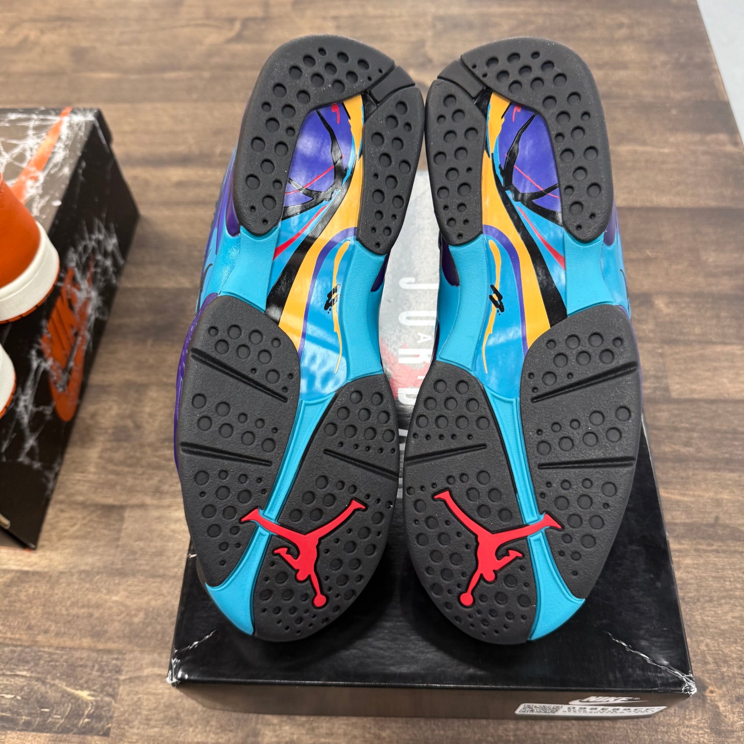 Aqua Jordan 8 Retro 2025 (Lightly Worn)