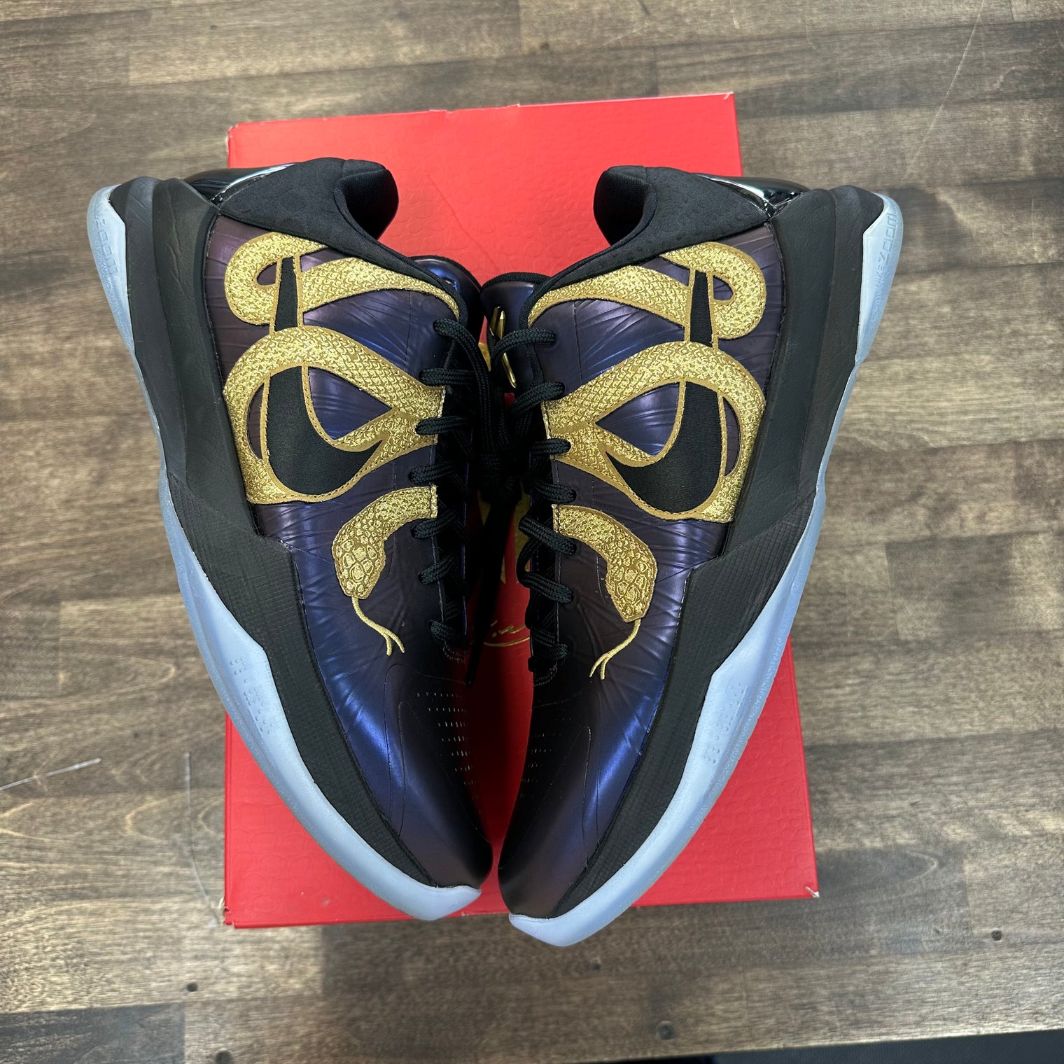 Year of the Mamba Eggplant Kobe 5 Protro (USED)