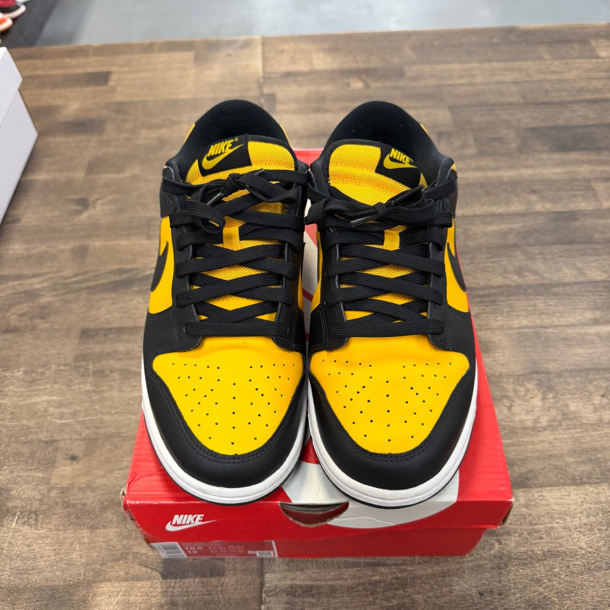 Nike Dunk Low Reverse Goldenrod (2024) Size 10.5 (Pre-Owned) - Image 2
