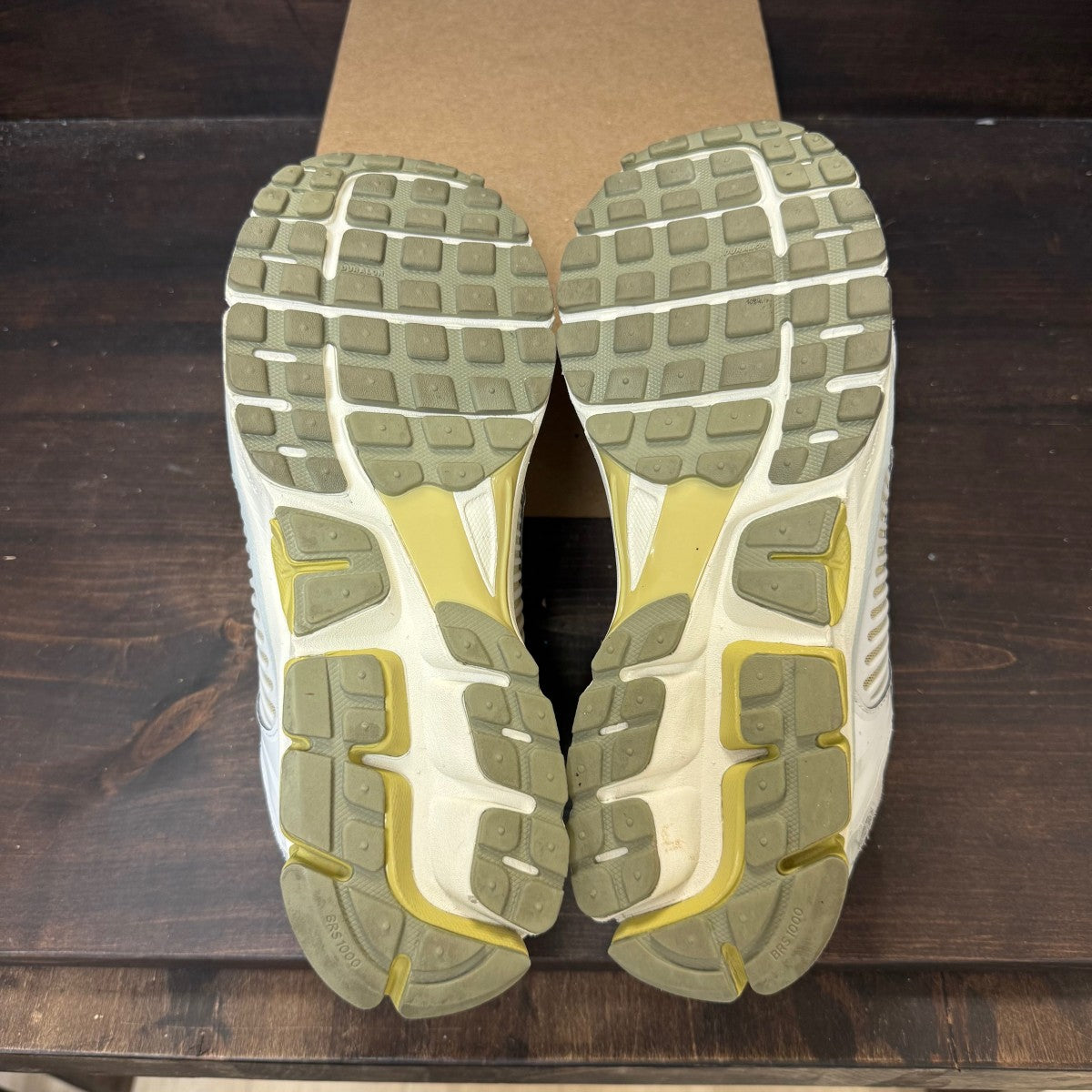 Nike Zoom Vomero 5 SP Light Bone Neutral Olive Size 12 (Pre-Owned) - Image 6