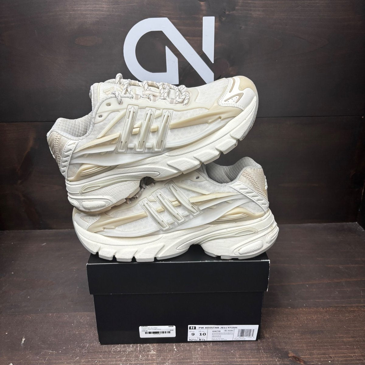 adidas Adistar Jellyfish Pharrell Williams White Size 9 (Pre-Owned) - front