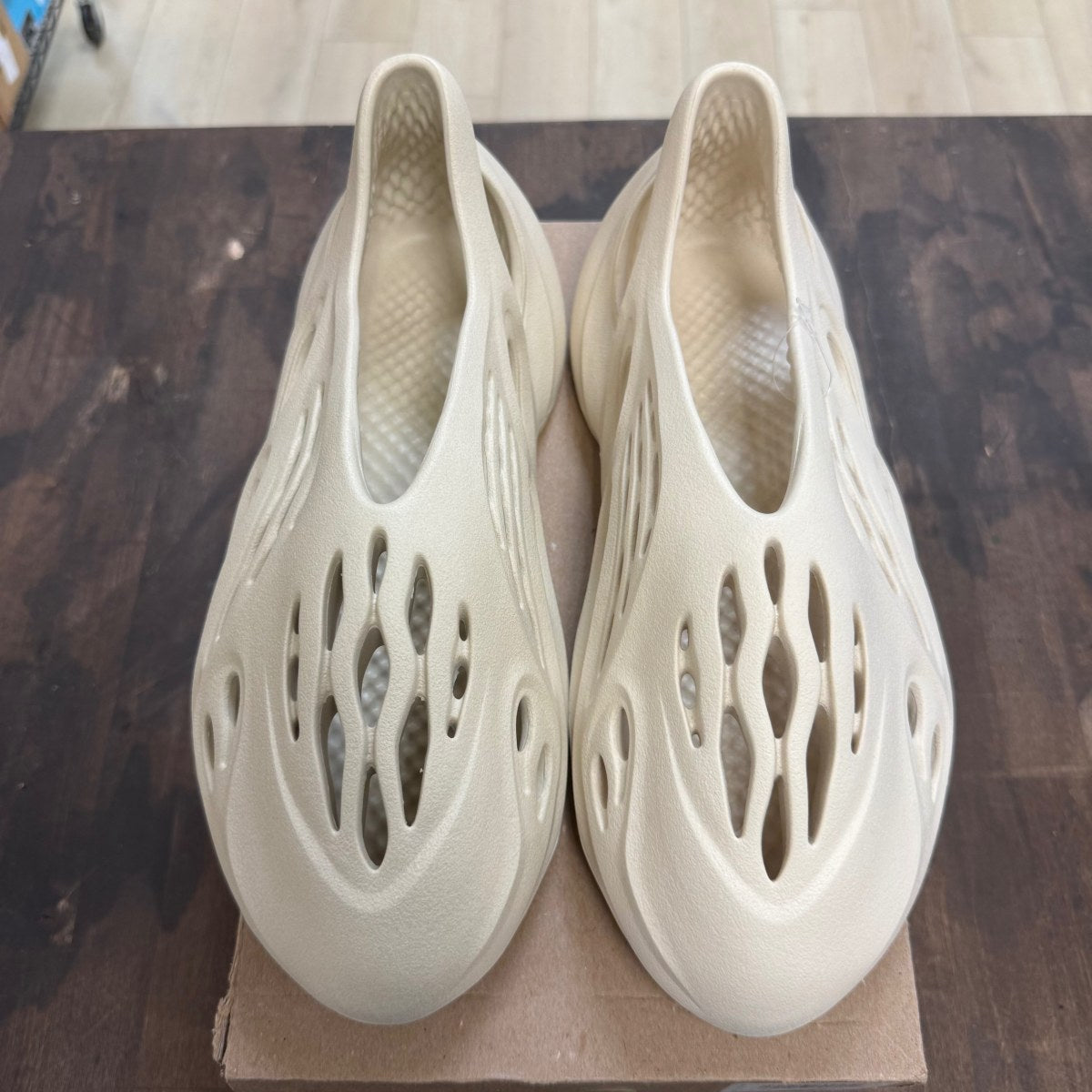 adidas Yeezy Foam RNNR Sand - Image 2