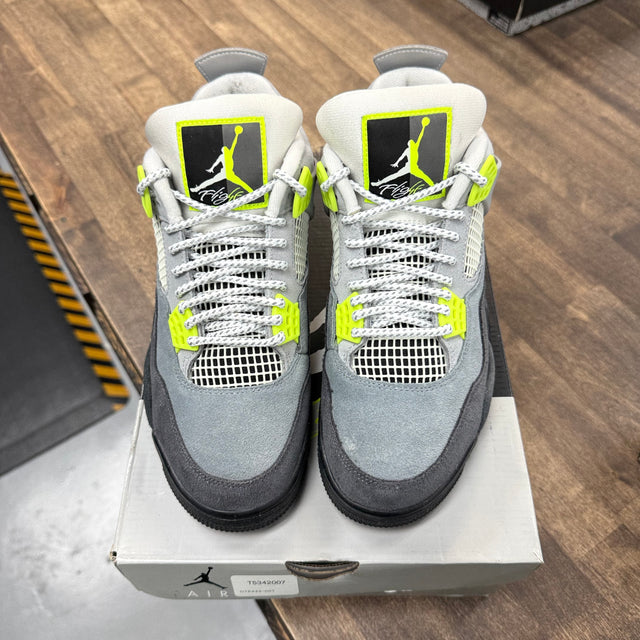 Neon 95 Jordan 4 Retro (USED)