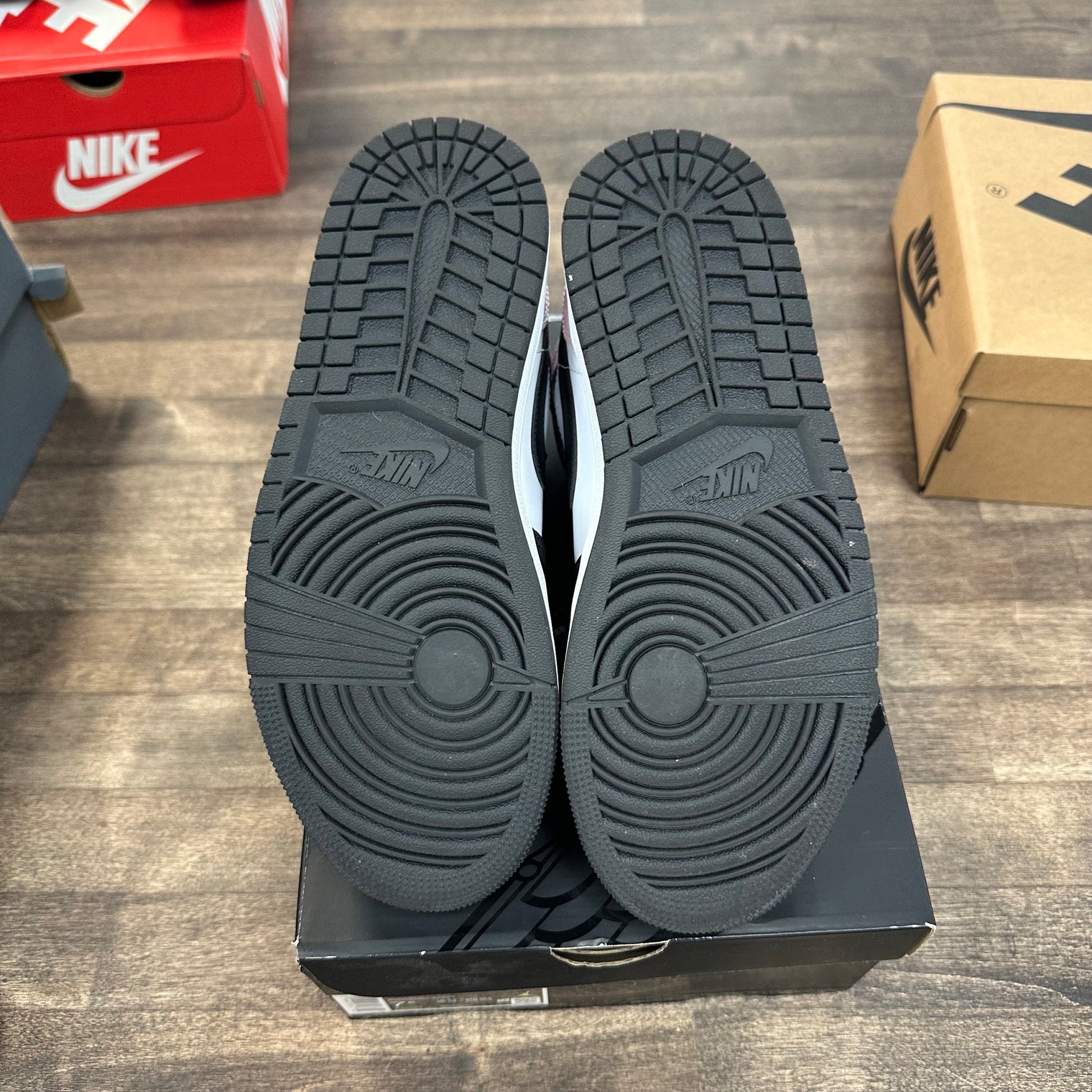 Zen Master Jordan 1 Mid (USED)