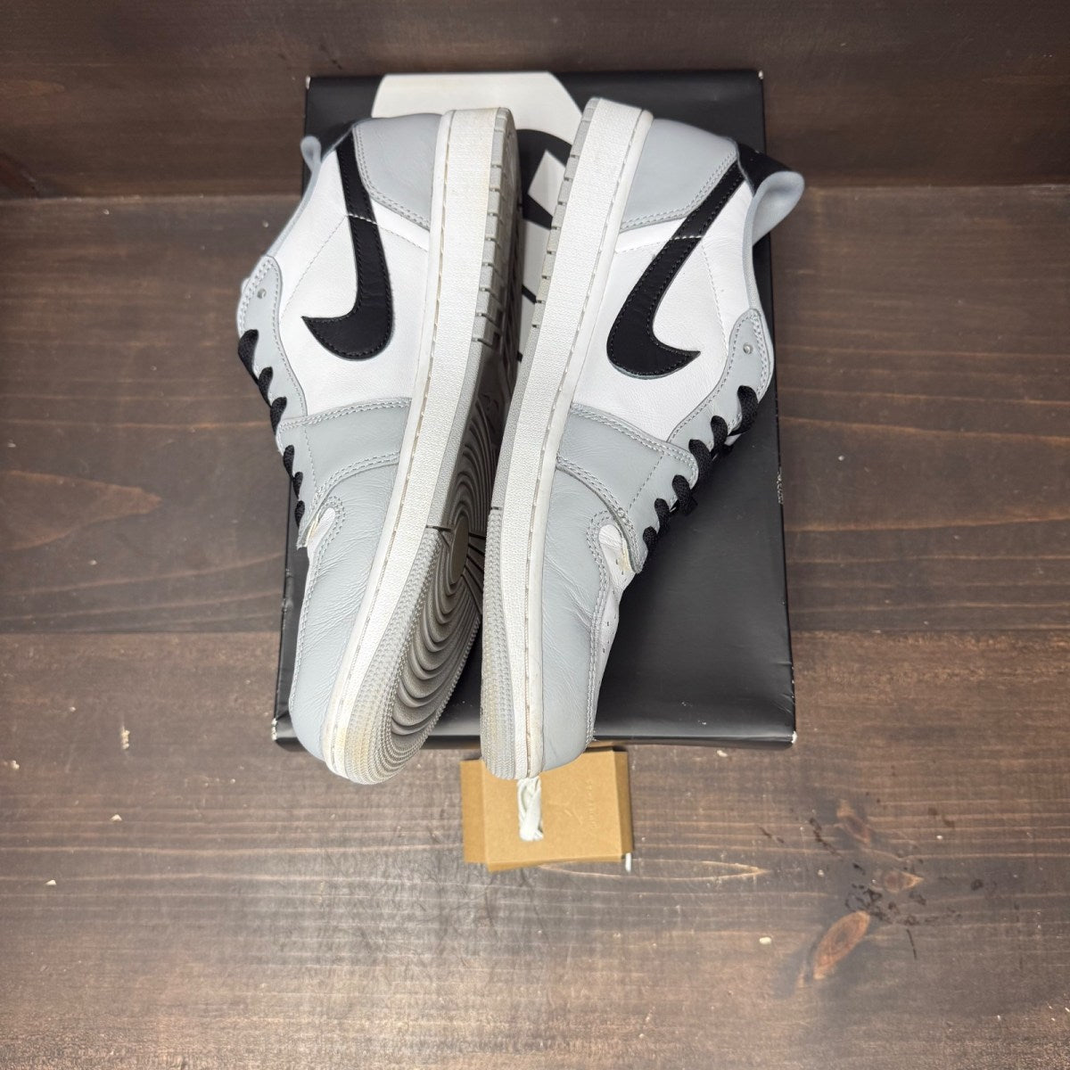 Jordan 1 Retro Low OG Barons Size 12 (Pre-Owned) - side