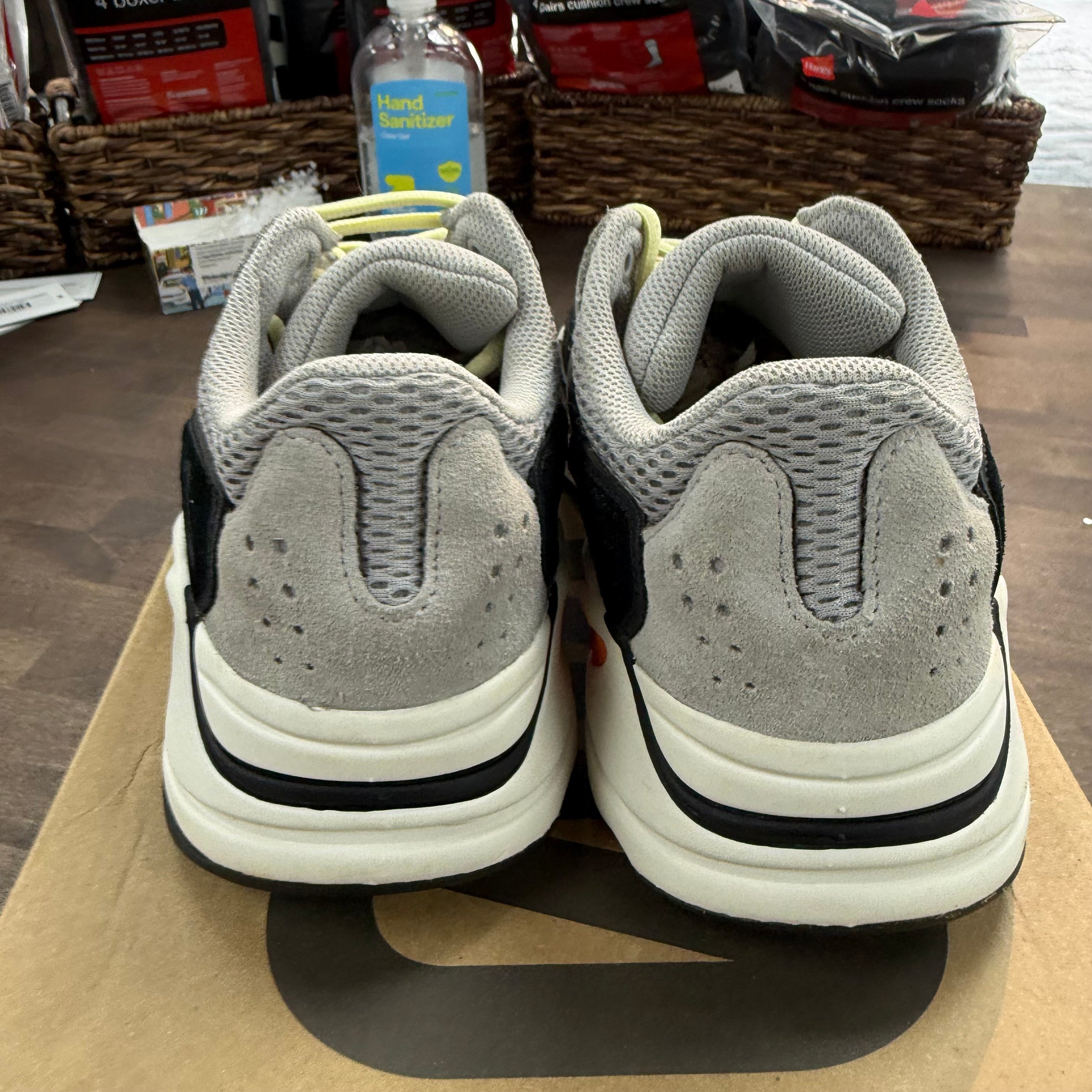 adidas Wave Runner Yeezy 700 (USED) Size 7.5 (Pre-Owned) - Image 4