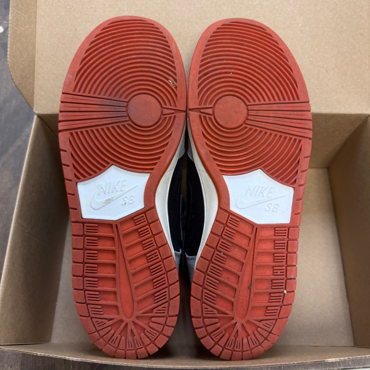 Nike SB Dunk Mid Un-Supreme Size 11.5 (Pre-Owned) - Image 6
