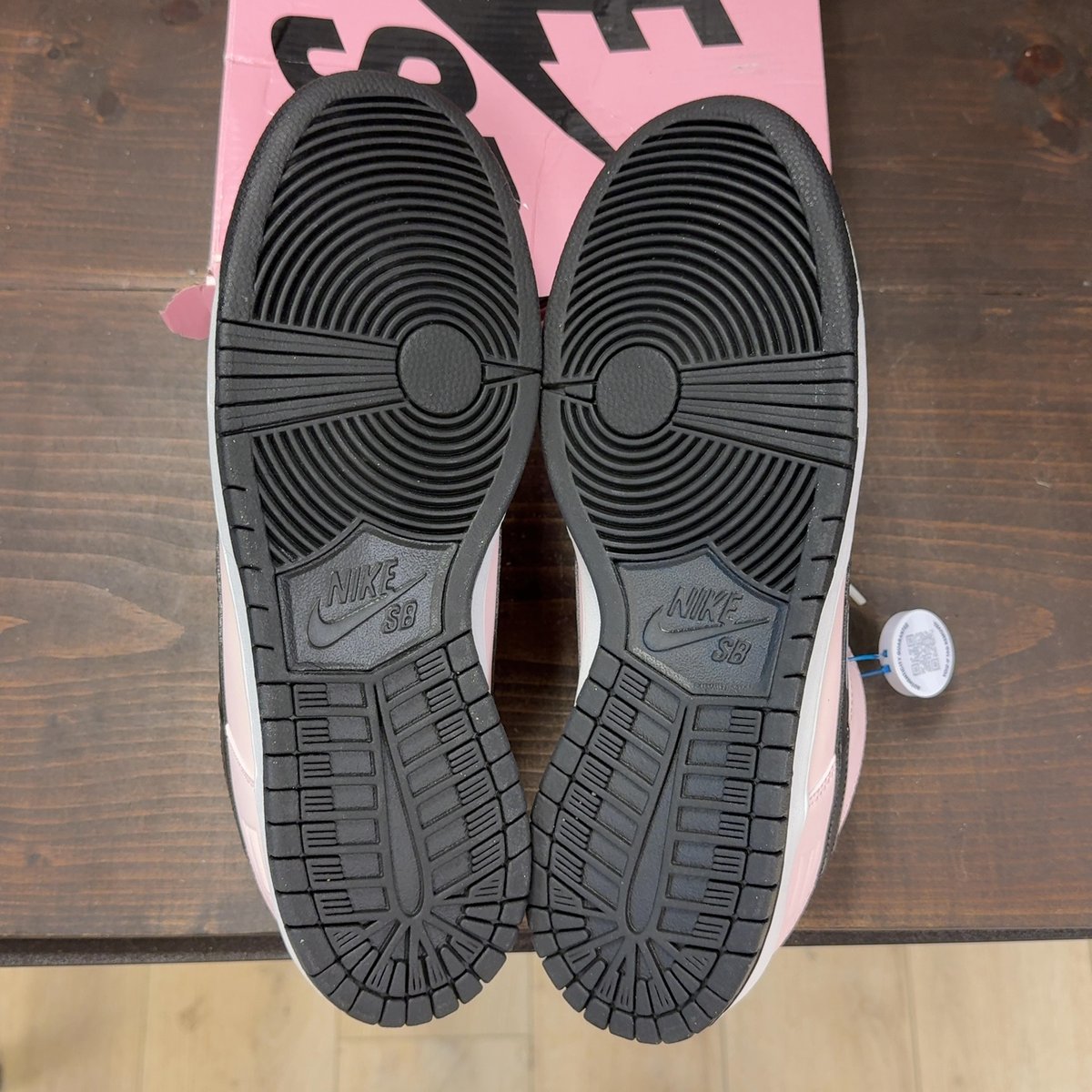 Nike SB Dunk Low Pink Box Size 12 (Pre-Owned) - aux