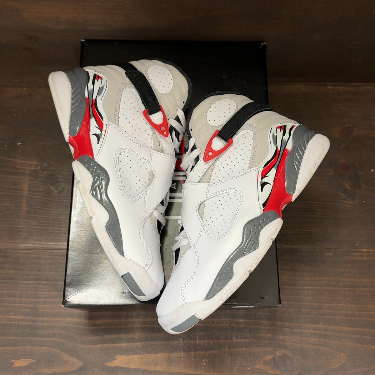 Jordan 8 Retro White True Red (2025) Size 9.5 (Pre-Owned) - back