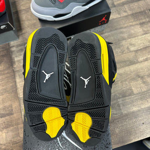 Jordan 4 Retro Thunder (2023) (Grade school) (US 5.5Y) (Lightly Worn) Size 5.5Y (Pre-Owned) - Image 5